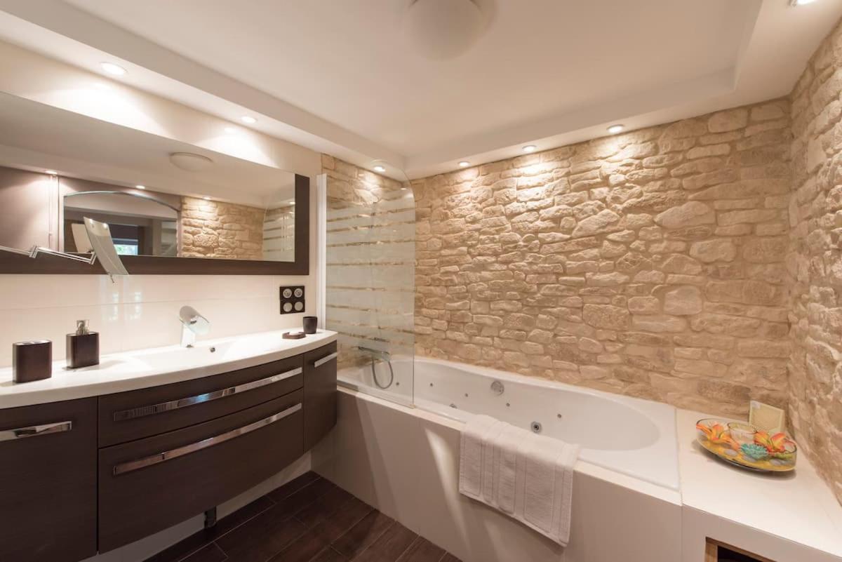 Clot De Felines Chambre Spacieuse Hotel อ็องเทรอโวซ์ ภายนอก รูปภาพ