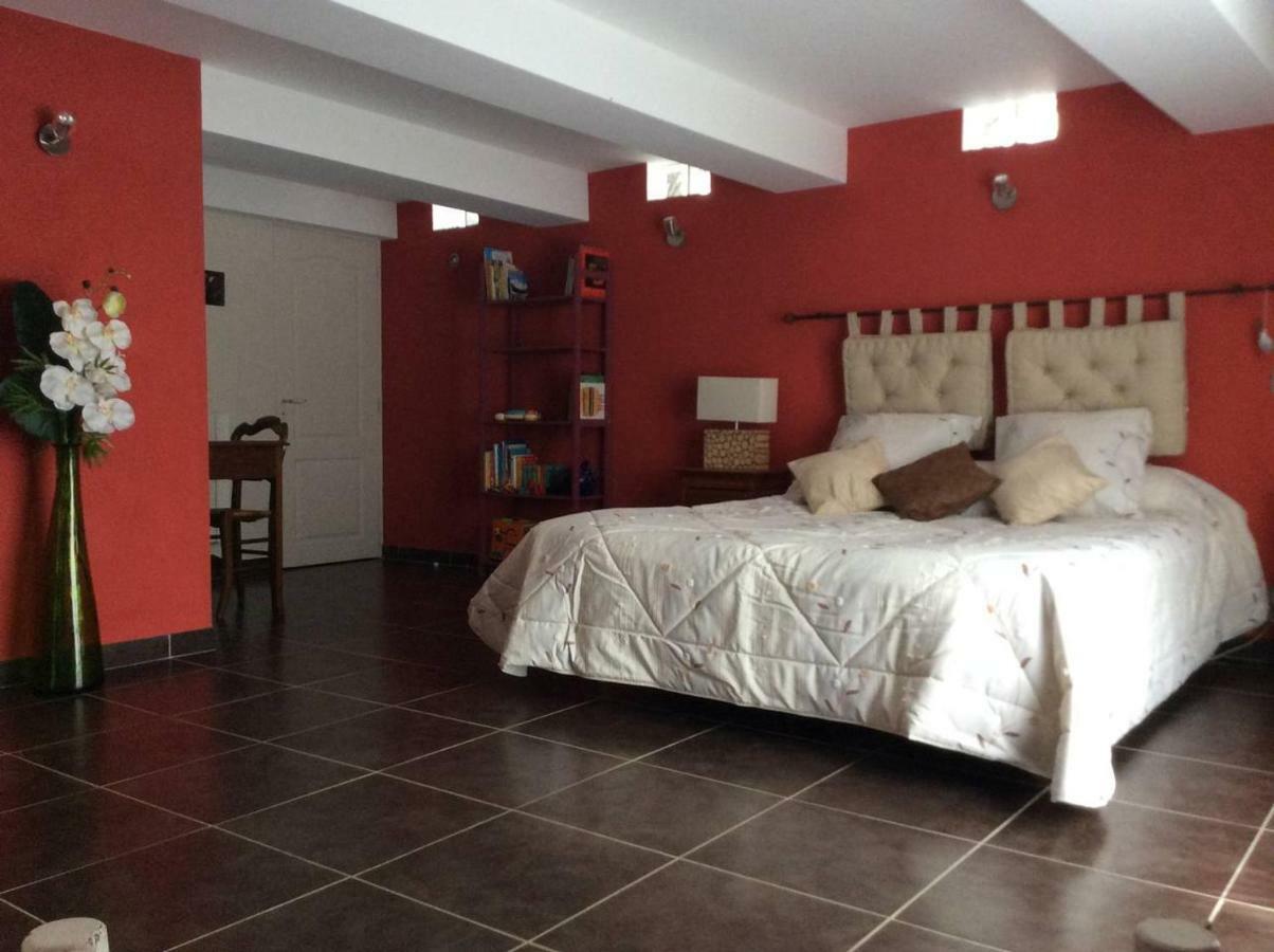 Clot De Felines Chambre Spacieuse Hotel อ็องเทรอโวซ์ ภายนอก รูปภาพ