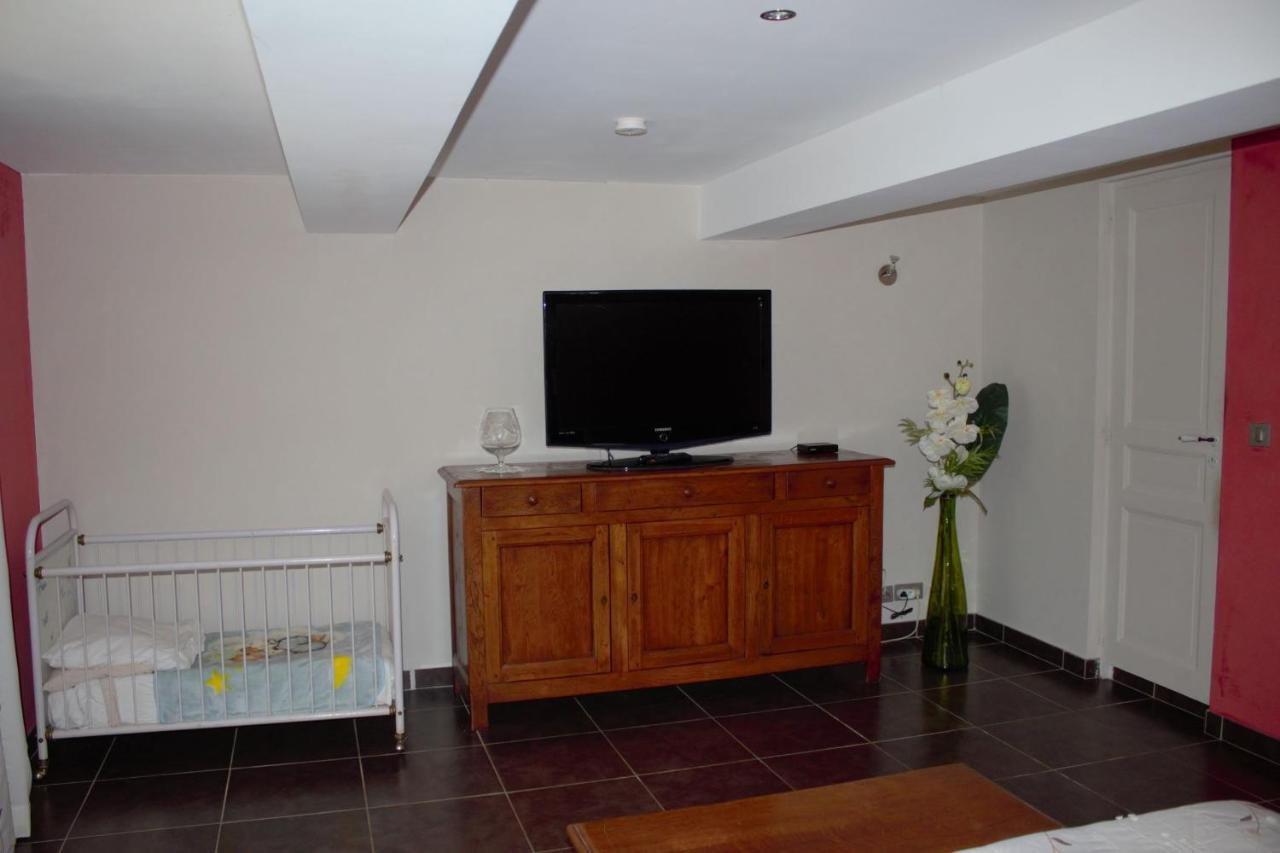 Clot De Felines Chambre Spacieuse Hotel อ็องเทรอโวซ์ ภายนอก รูปภาพ